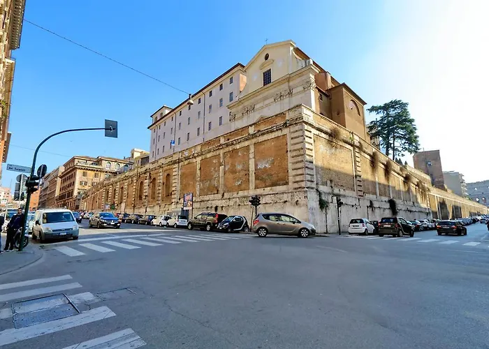 Charming Antonia 300 Mt From Colosseum *