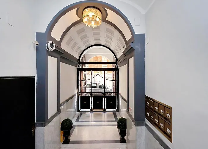 Apartment Charming Antonia 300 Mt From Colosseum Rom